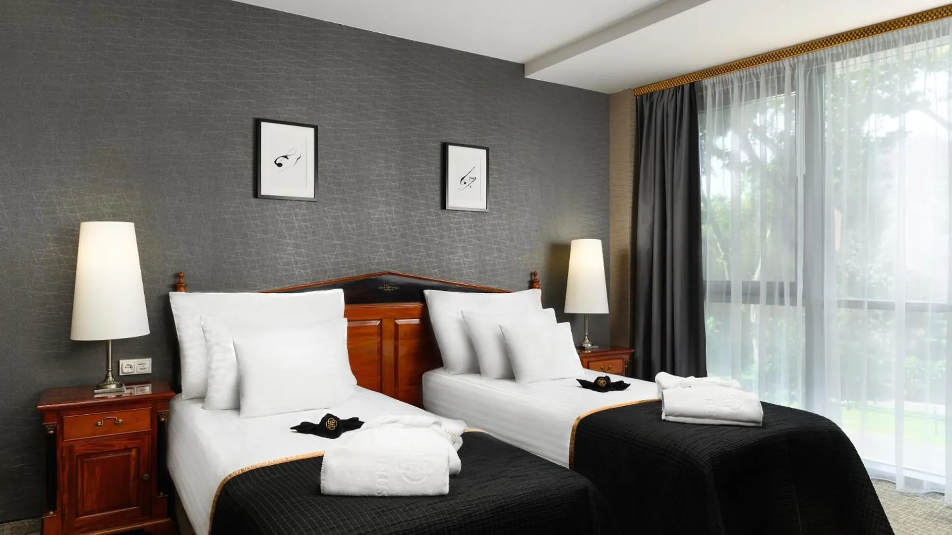 *****  Hotel Divinus Debrecen Hungary