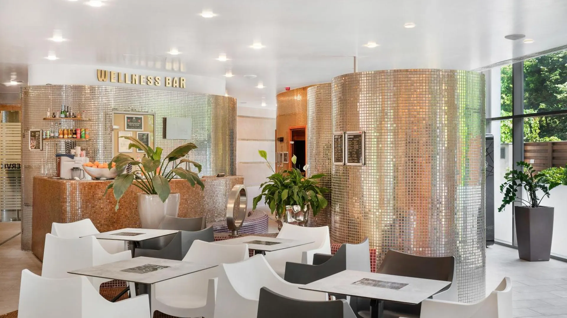 Hotel Divinus Debrecen 5*,  Hungary